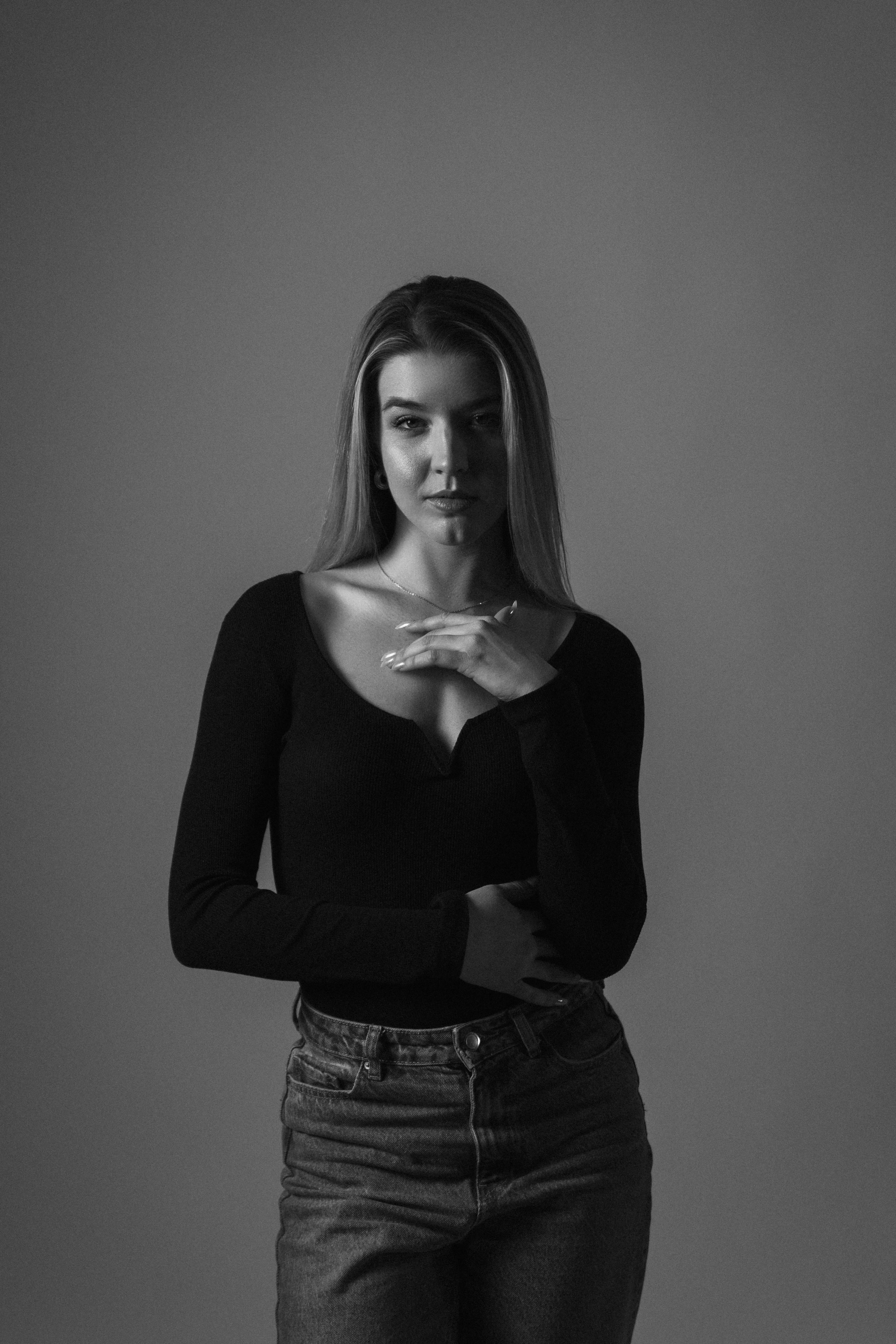 Elena Todorovic Dance B&W